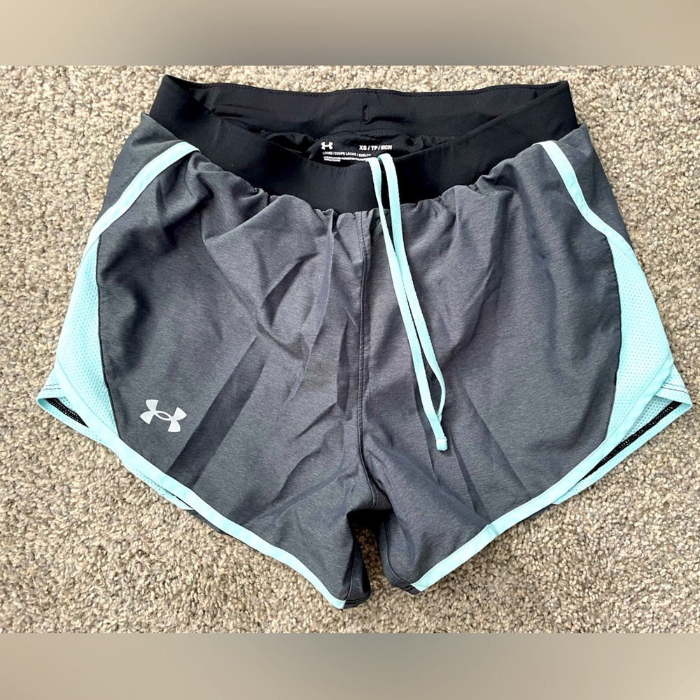 Under Armour activewear shorts with built in heatgear panty and drawstrings
